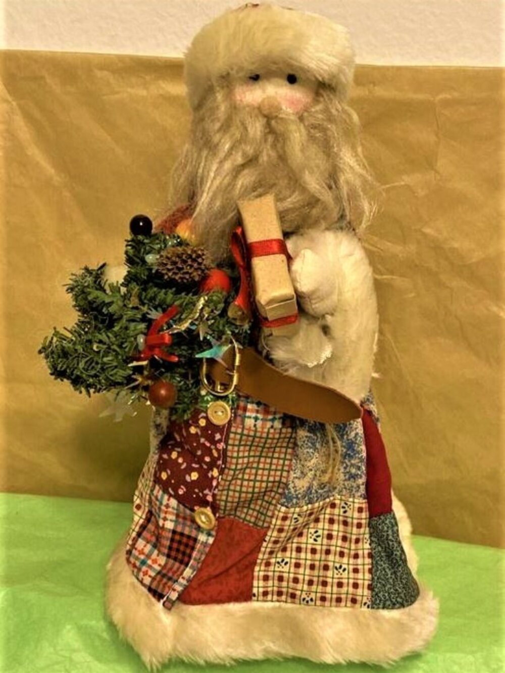 Primitive Santa Quilt Robe - Picture 2 of 2